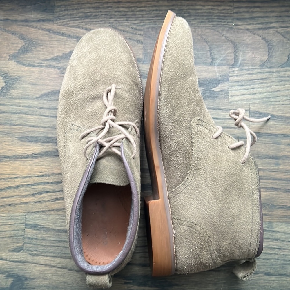Cole Haan Suede Chukka ankle boots wool lined. EUC. Size 10.5 Olive Green